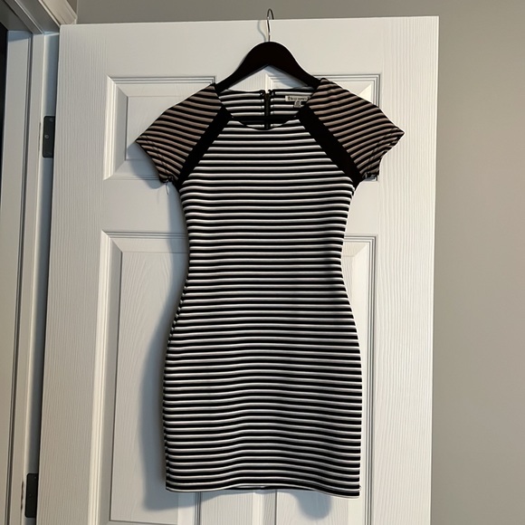 Striped stretchy minidress - Picture 2 of 9